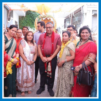 A Kalash Yatra was taken out on the occasion of the 15th Ganesh Festival by the Vishwa Maitri Mission Mahila Mandal.